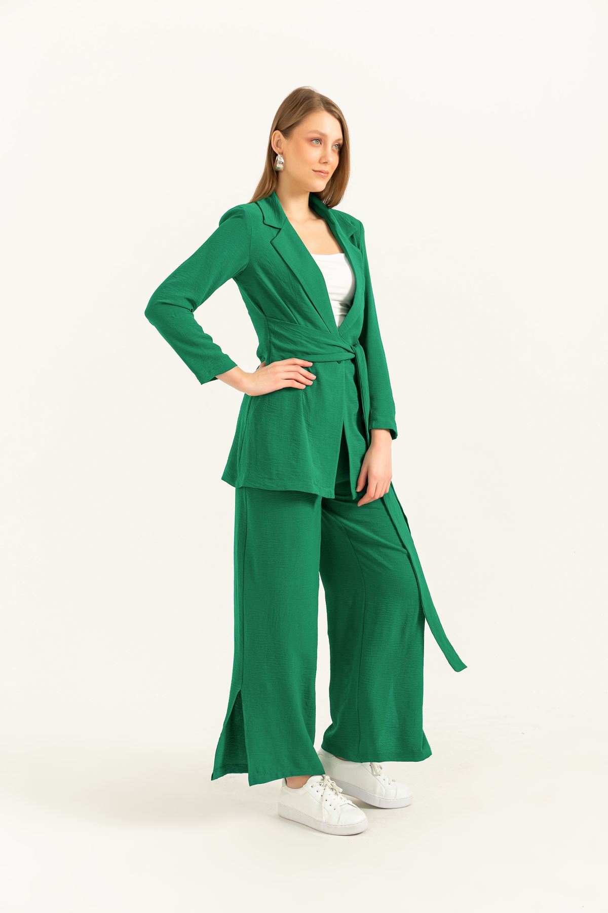 Aerobin Kumaş Uzun Kollu Rahat Kalıp Önü Bağlamalı Kadın Ceket-Zümrüt Yeşil
