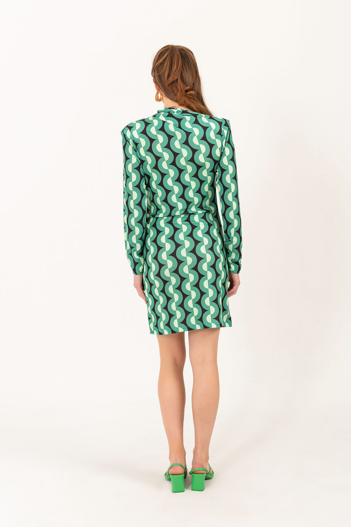 فستان نسائي قماش ساندي ضيق نمط هندسي مخصر-اخضر