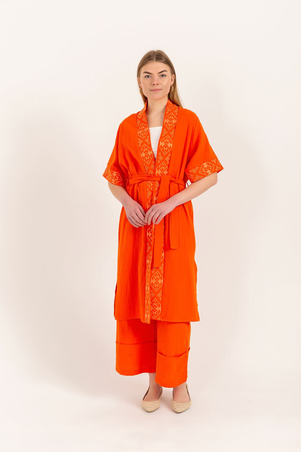 Кимоно из муслиновой ткани с короткими рукавами и поясом с вышивкой-Оранжевый
