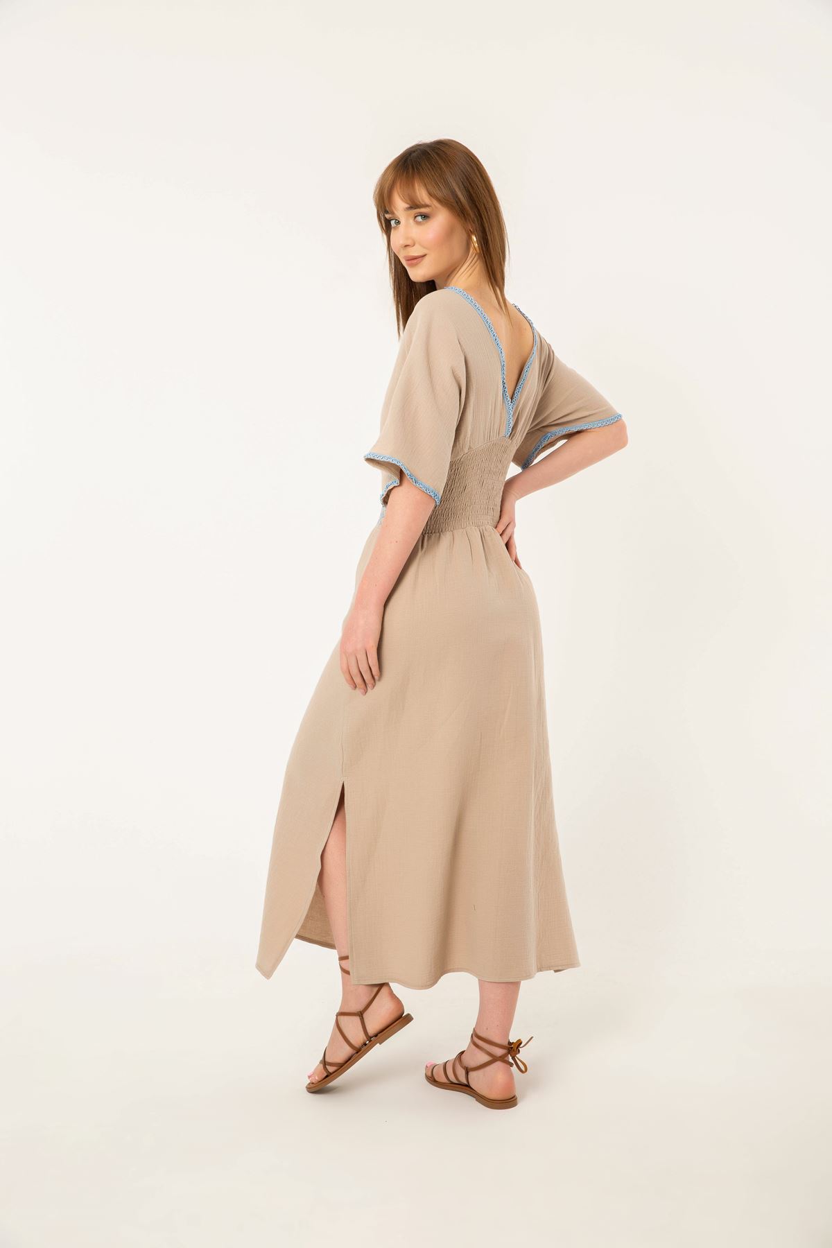 Müslin Kumaş Nakışlı Yırtmaç Detay Elbise-Vizon