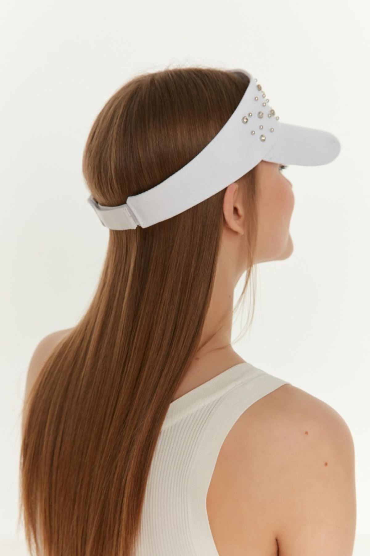 Üzeri Taşlı Tenisçi Şapkası-Beyaz