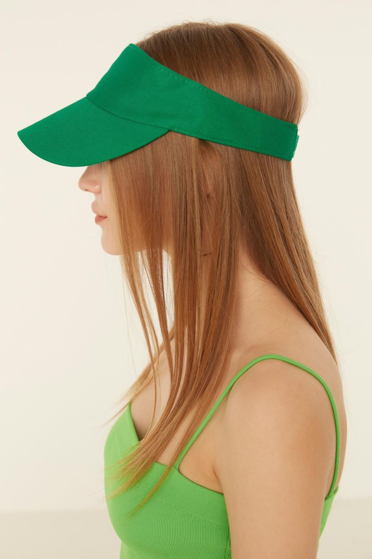 Üzeri Taşlı Tenisçi Şapkası-Yeşil