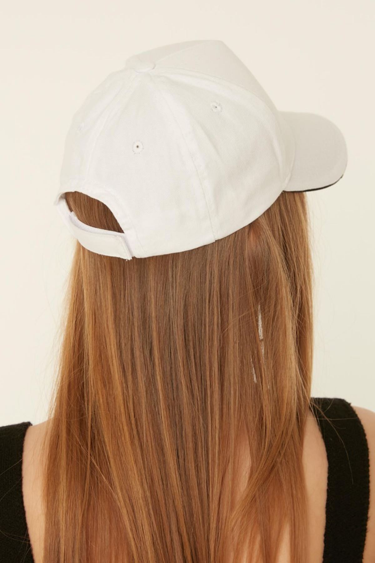 Pamuk Kumaş Shinning Nakışlı Kadın Şapka-Beyaz