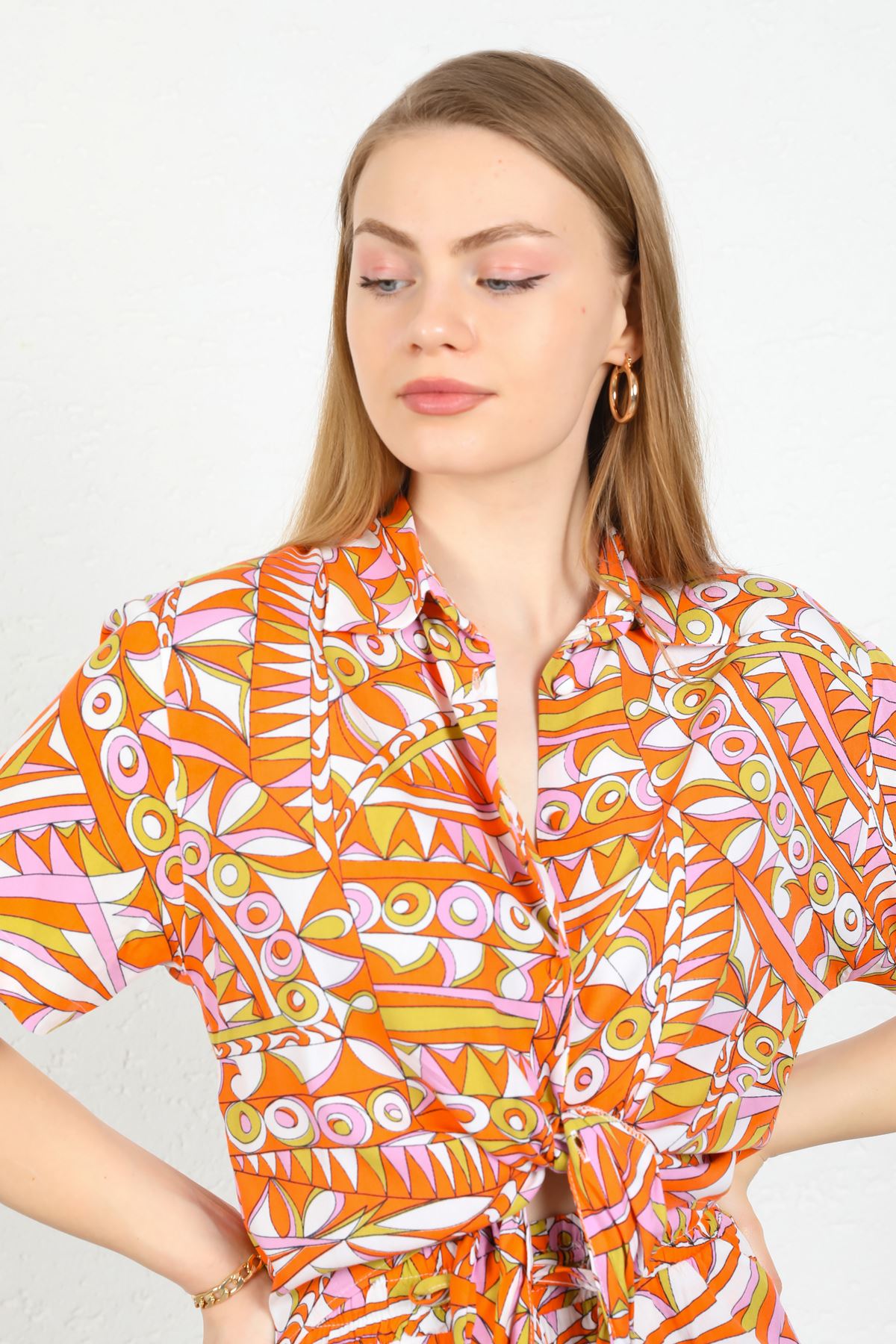 Viscon Fabric Geometric Pattern Women Crop Shirt-Orange