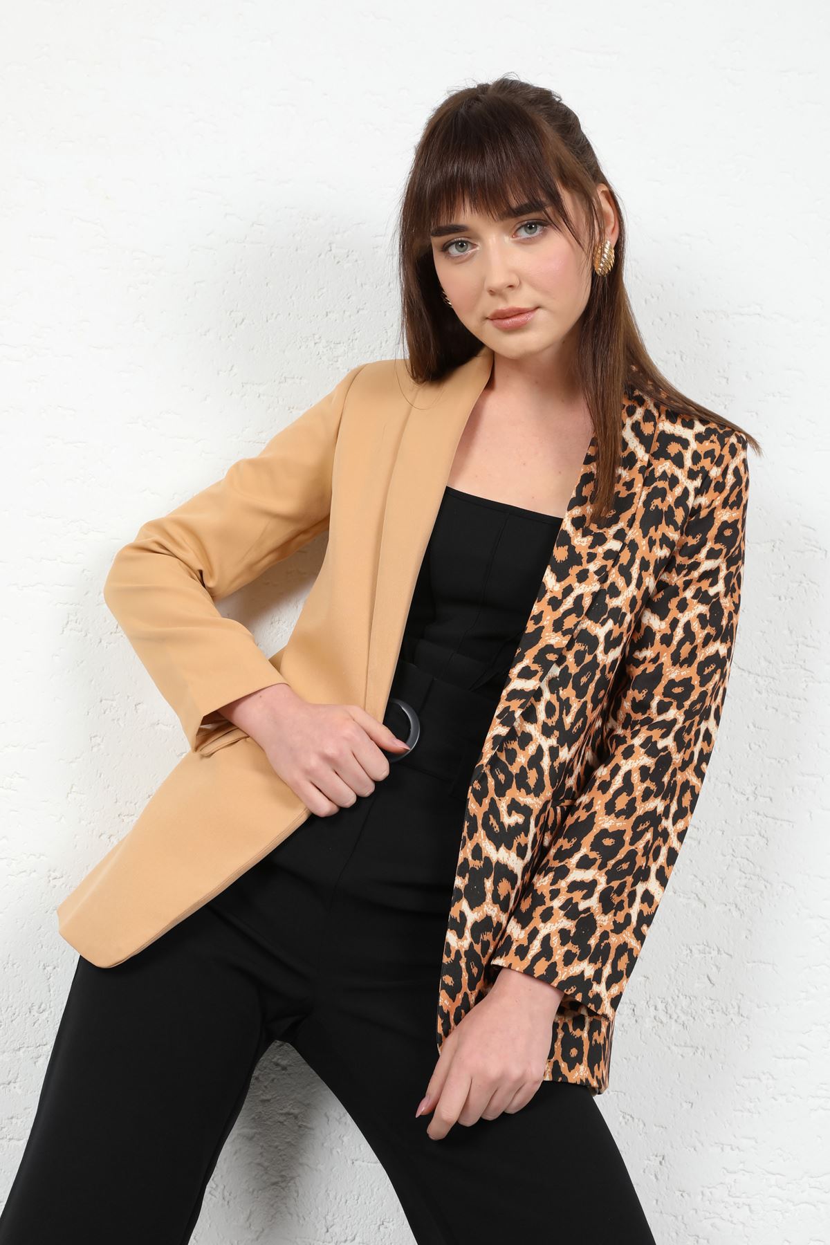 Licra Fabric Shawl Collar Classical Leopard Print Garnished Women Jacket - Beige 