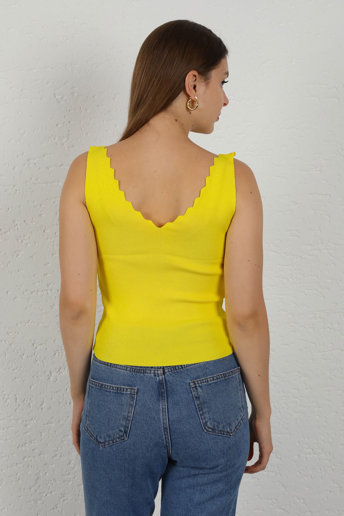 Triko Kumaş Taşlı Merdiven Yaka Kadın Bluz-Sarı