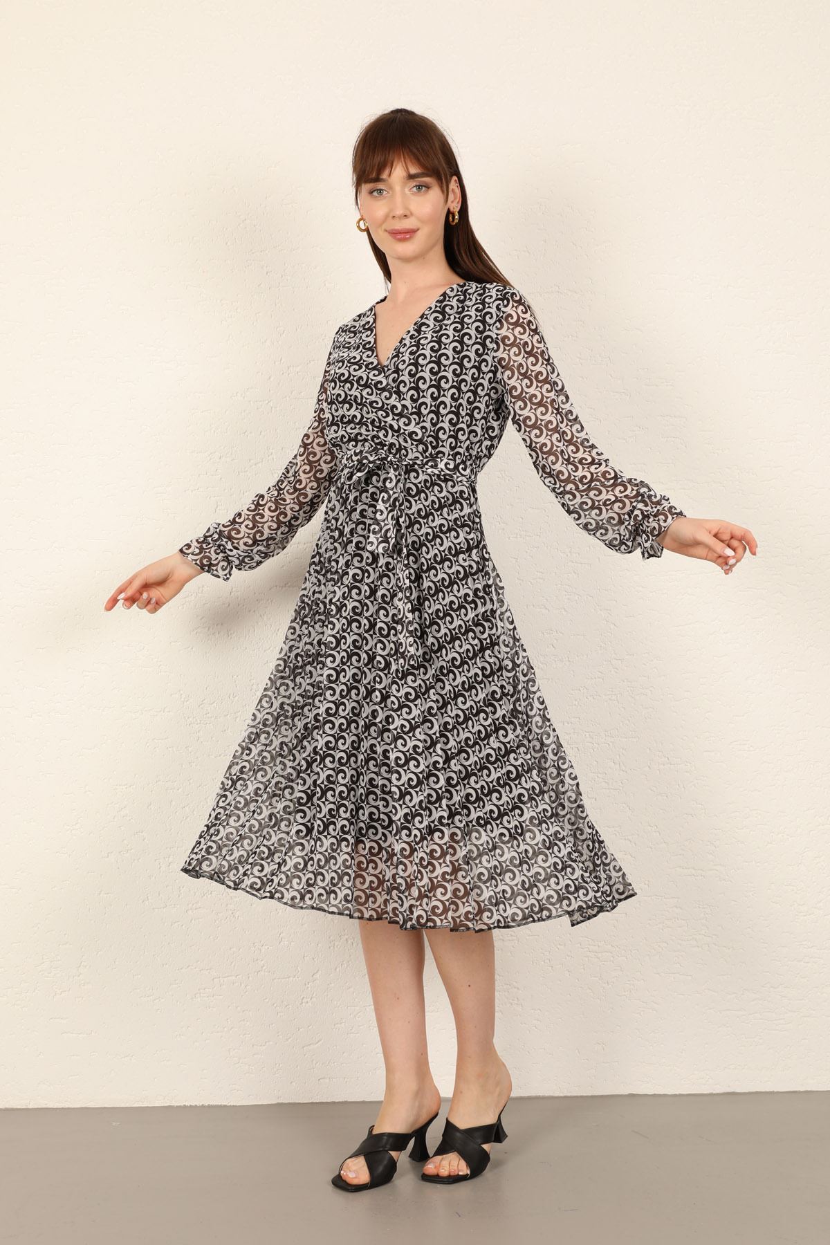 Chiffon Fabric V-Neck Geometric Pattern Pleated Women Dress-Black
