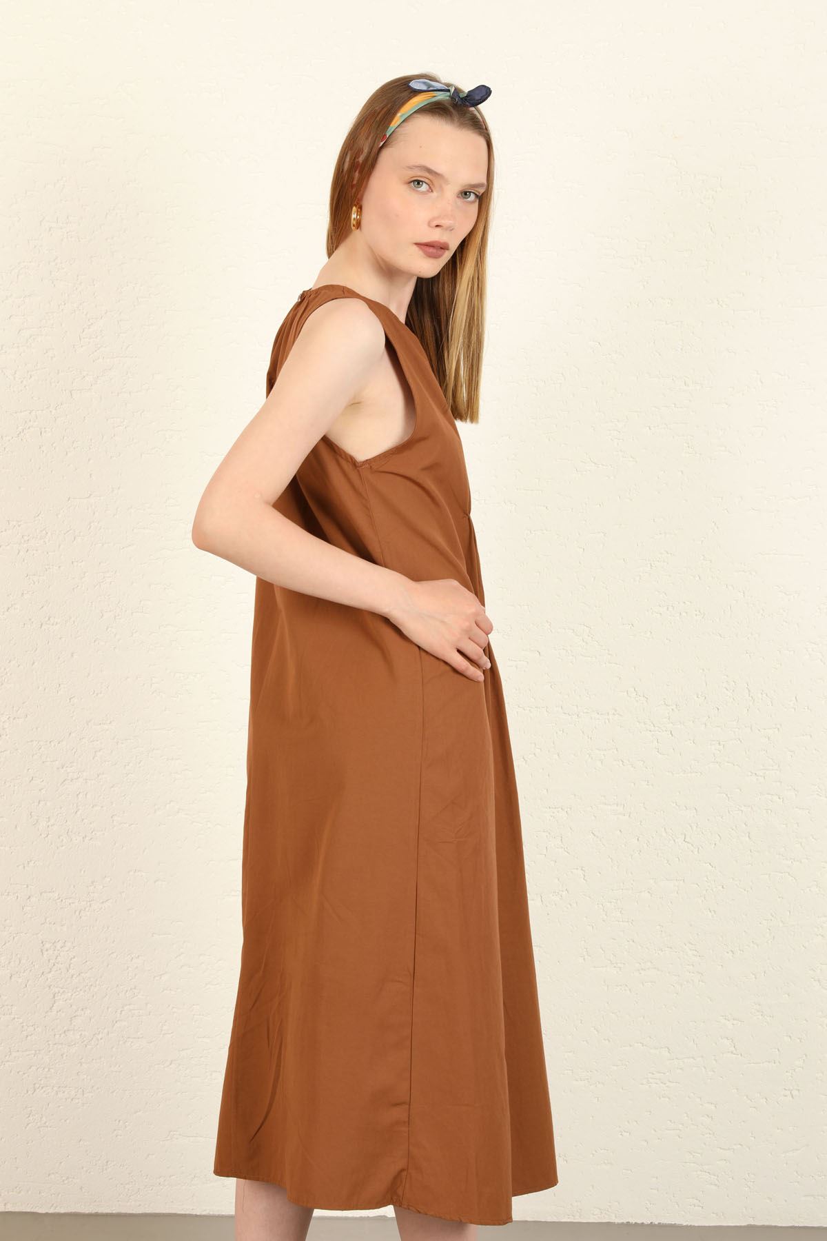 Woven Fabric Sleeveless Full Fit Gipped Women Dress - Brown