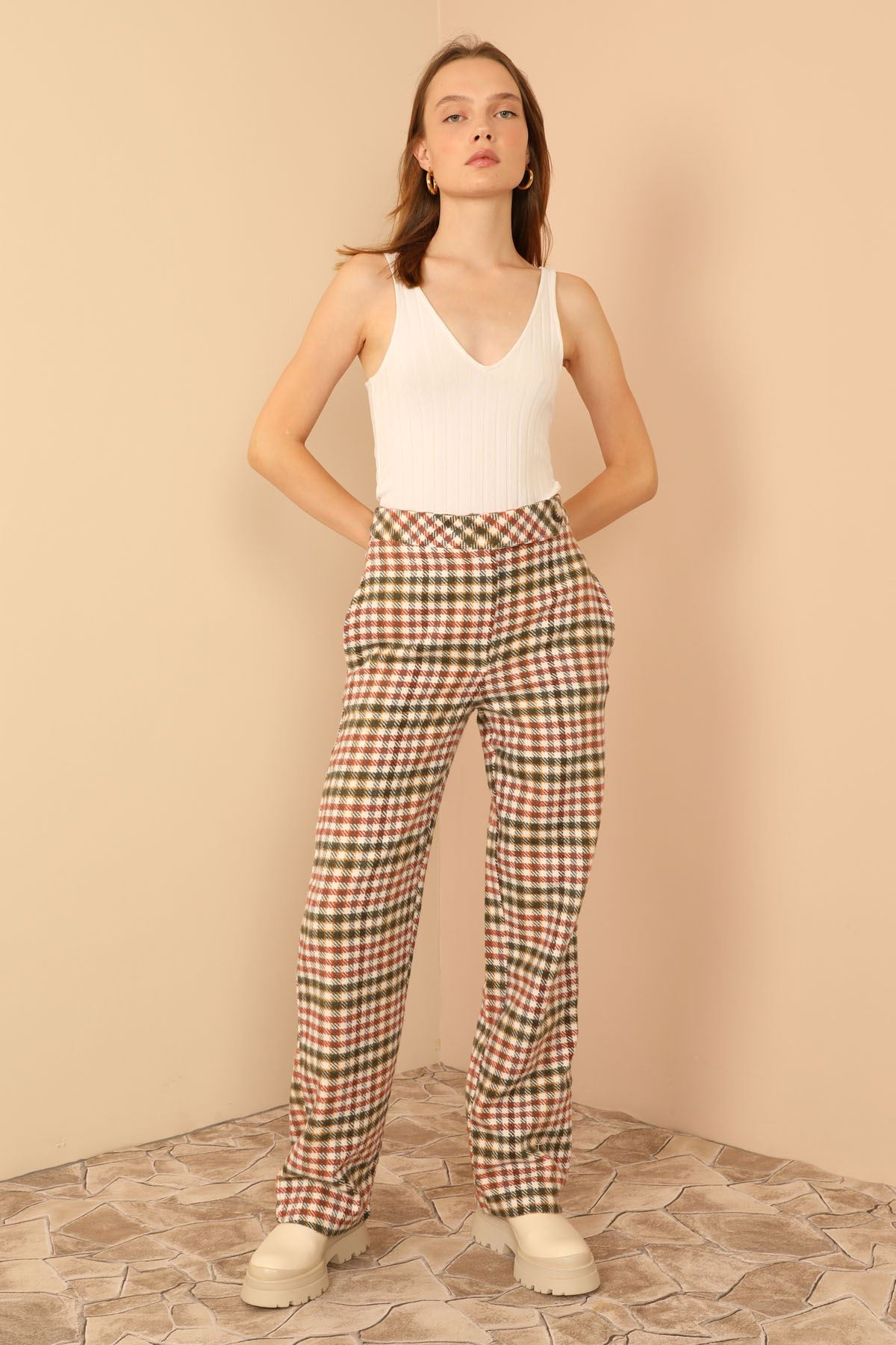 Plaid Fabric Comfy Fit Women'S Trouser - Khaki 