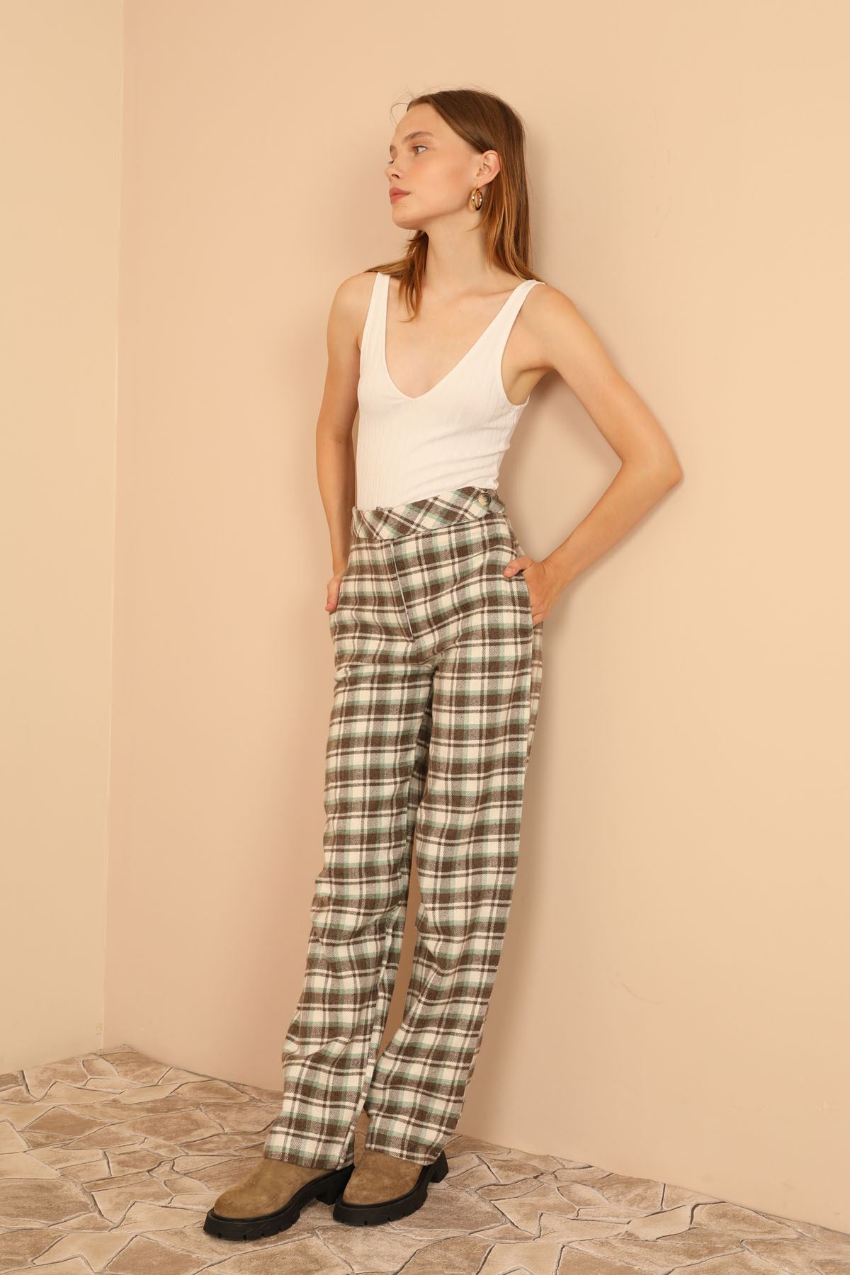Plaid Fabric Comfy Fit Women'S Trouser - Brown