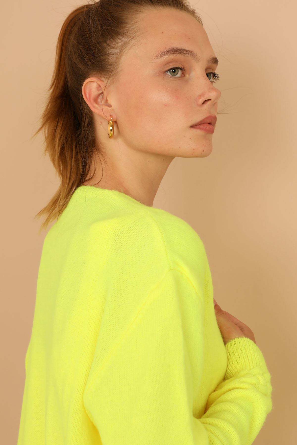 Triko Kumaş Nakış Detaylı  Kadın Hırka-Neon Sarı