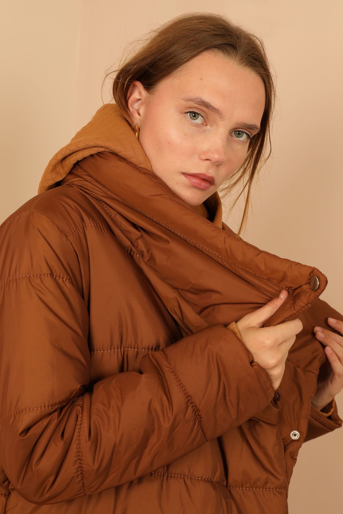 Стеганый ткань длинный рукава оверсайз /женская куртка - Коричневый