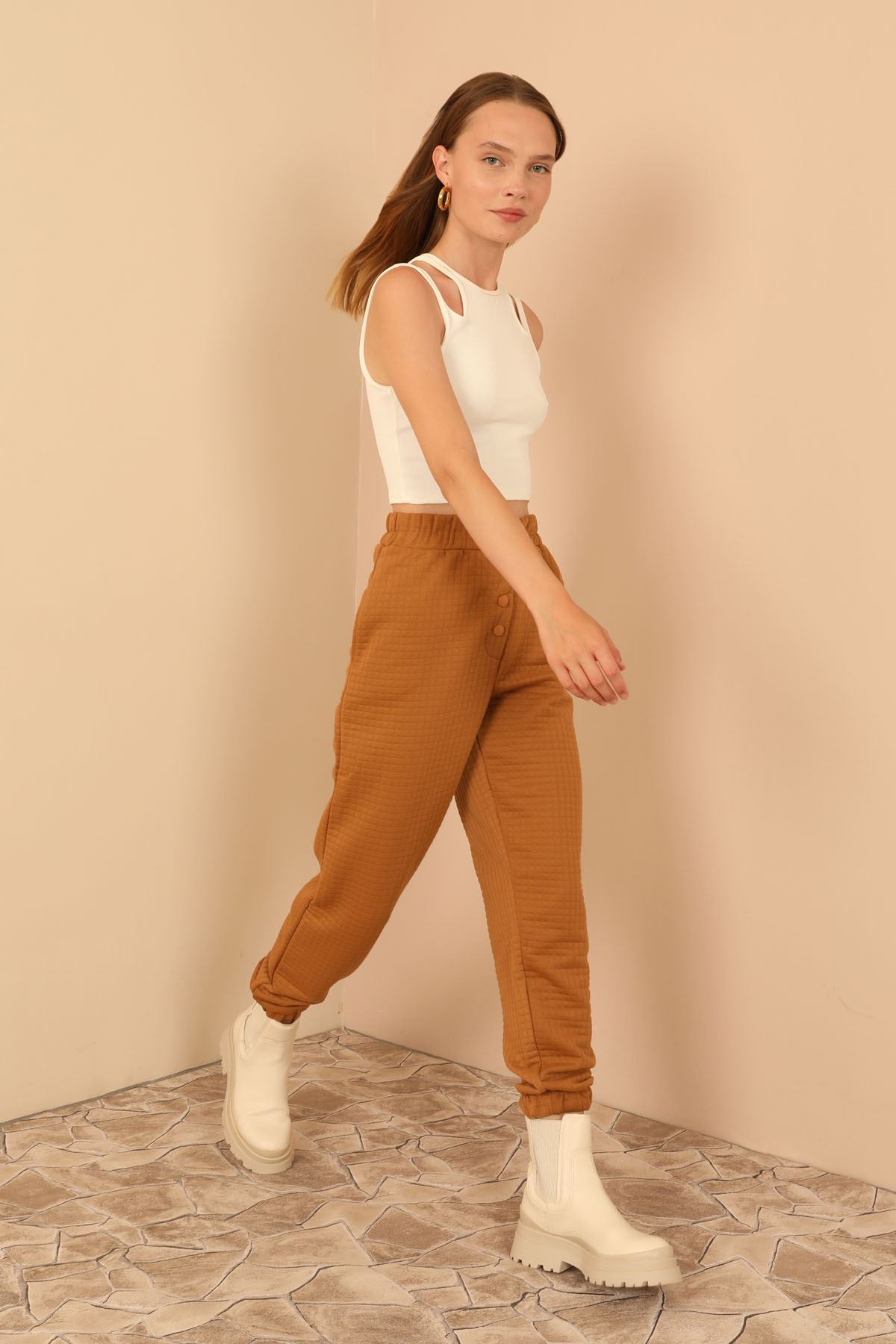 Quilted Fabric Long Full Fit Fastened Women'S Trouser - Light Brown