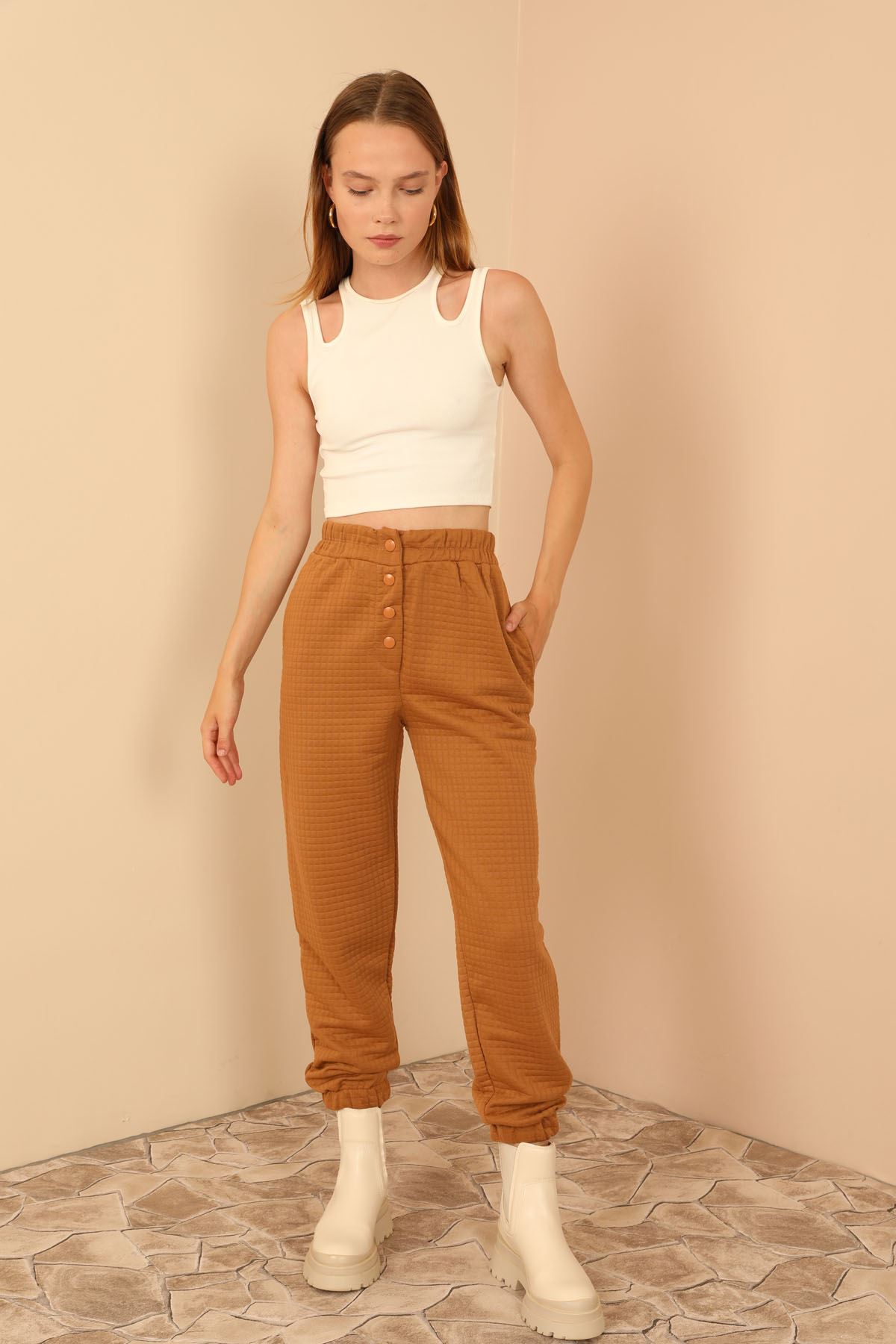 Quilted Fabric Long Full Fit Fastened Women'S Trouser - Light Brown