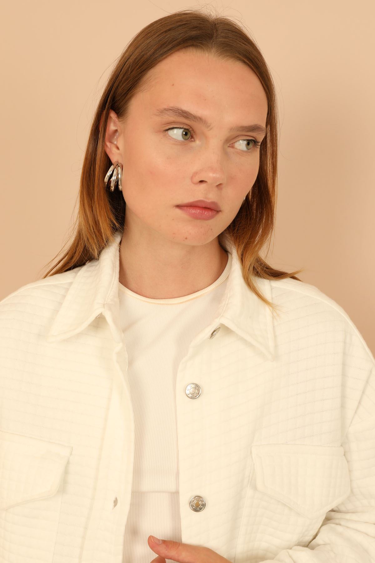 Quilted Fabric Shirt Collar Below Hip Oversize Buttoned Women Jacket - Ecru