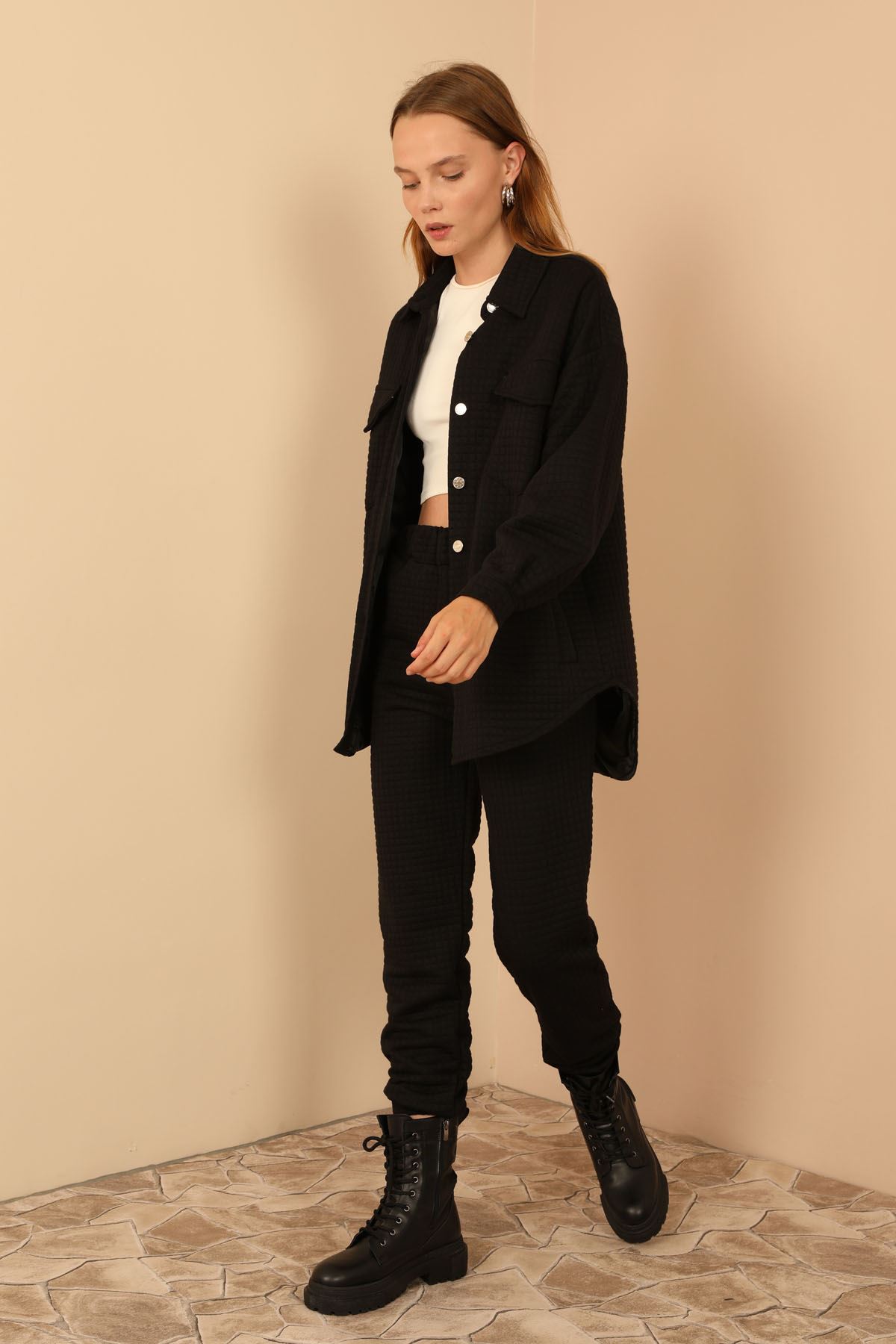 Quilted Fabric Shirt Collar Below Hip Oversize Buttoned Women Jacket - Black