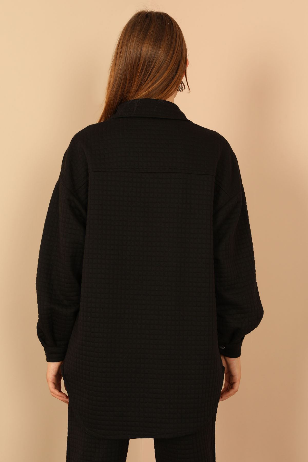 Quilted Fabric Shirt Collar Below Hip Oversize Buttoned Women Jacket - Black