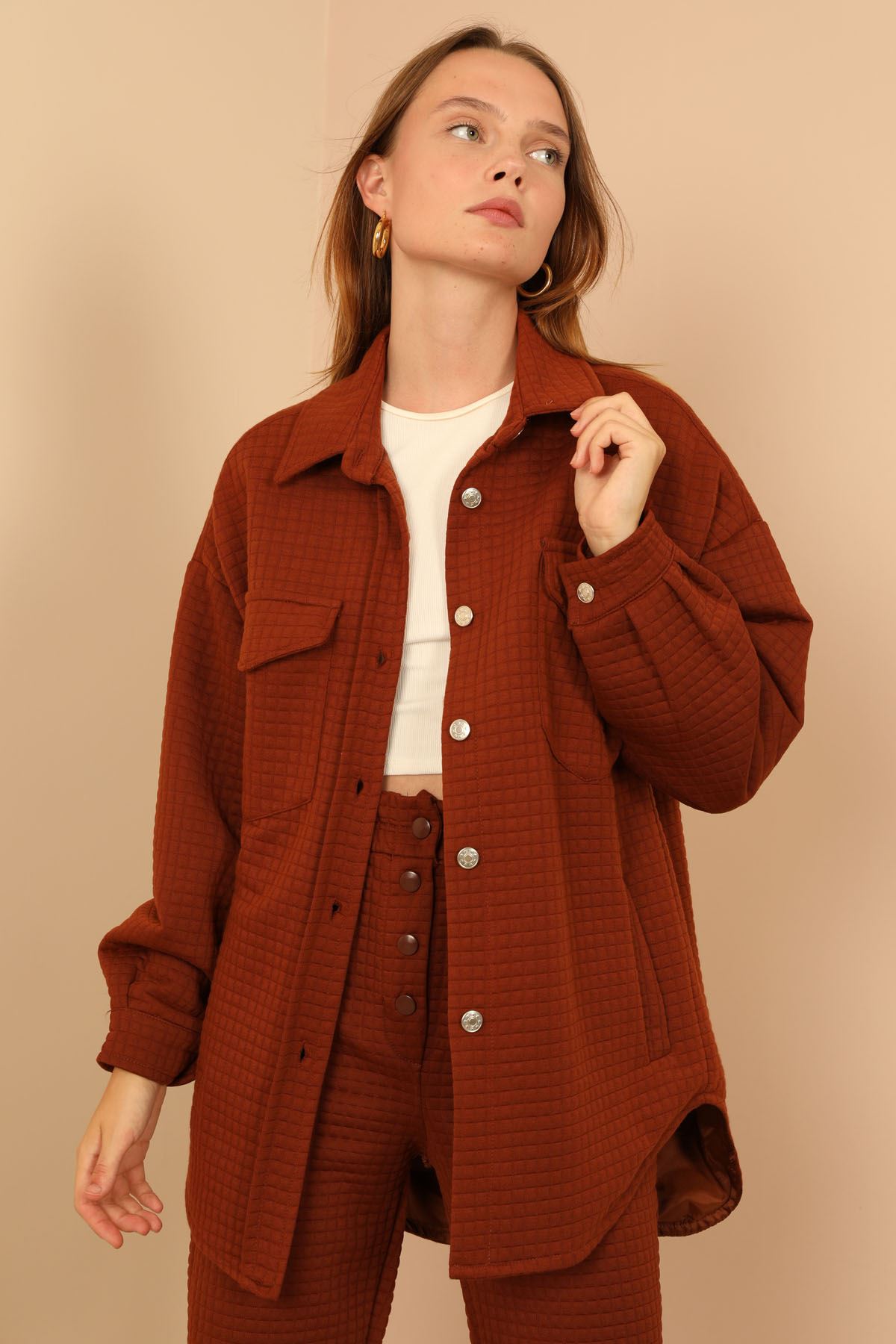 Quilted Fabric Shirt Collar Below Hip Oversize Buttoned Women Jacket - Brown