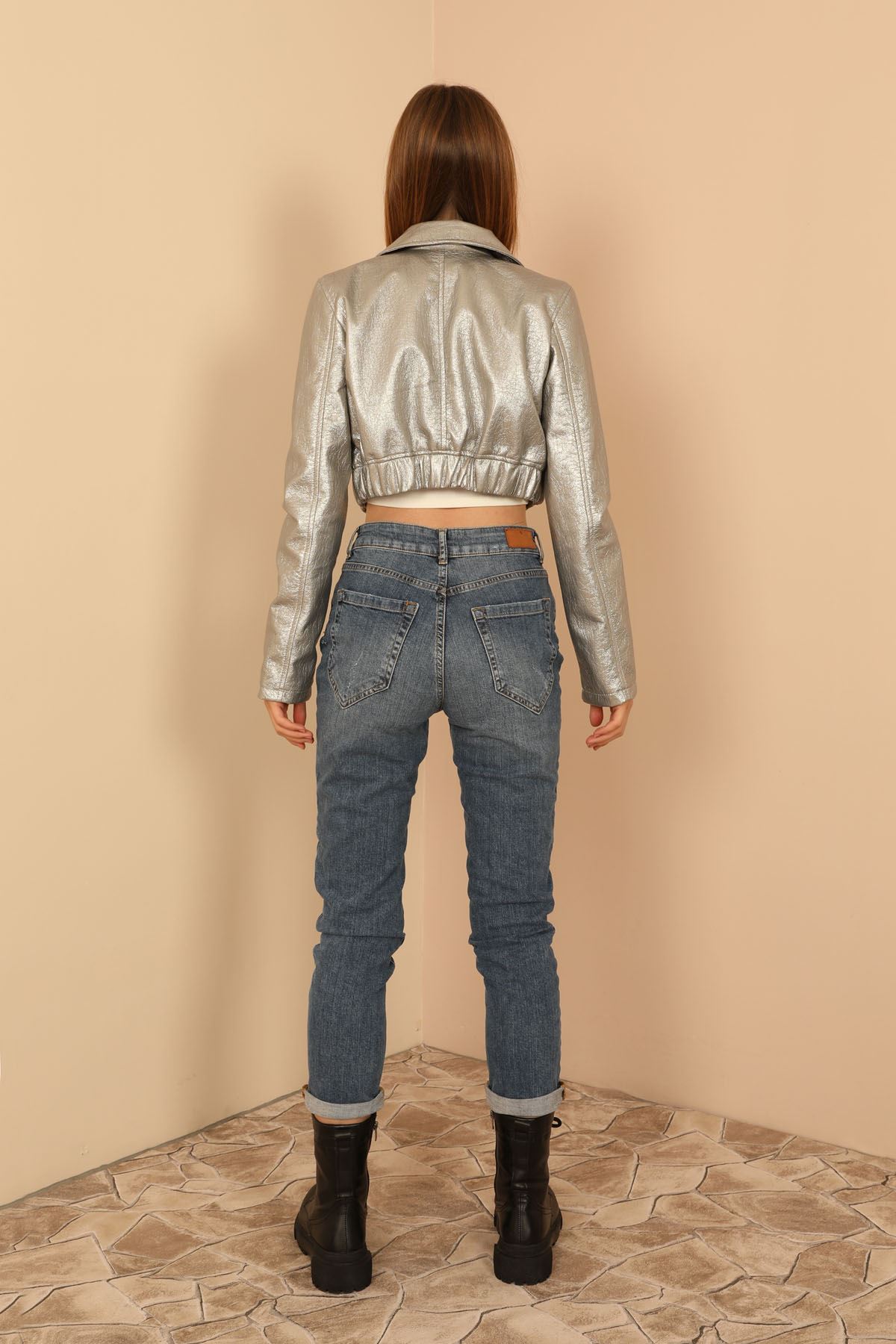 Rugan Kumaş Uzun Kol Gömlek Yaka Crop Boy Kadın Ceket-Gümüş