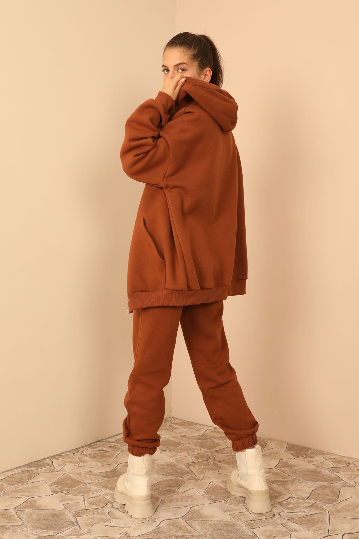 Şardonlu 3 İplik Kumaş Basen Altı Boy Fermuarlı Kadın Sweatshirt-Kahve