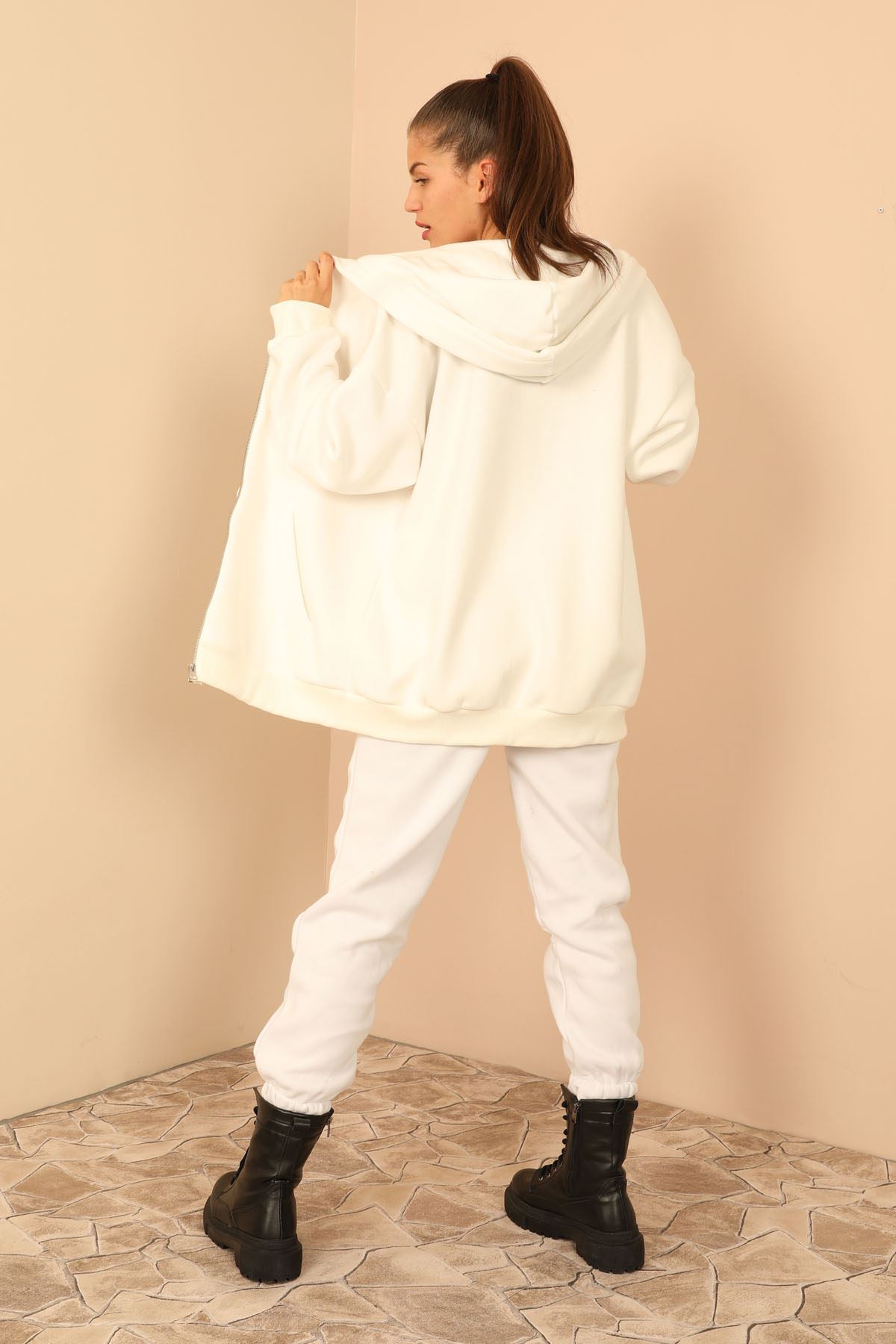 Şardonlu 3 İplik Kumaş Basen Altı Boy Fermuarlı Kadın Sweatshirt-Beyaz