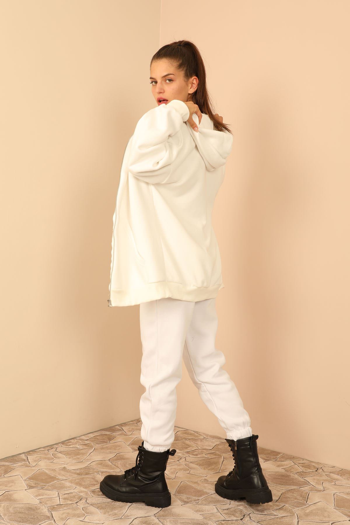 Şardonlu 3 İplik Kumaş Basen Altı Boy Fermuarlı Kadın Sweatshirt-Beyaz