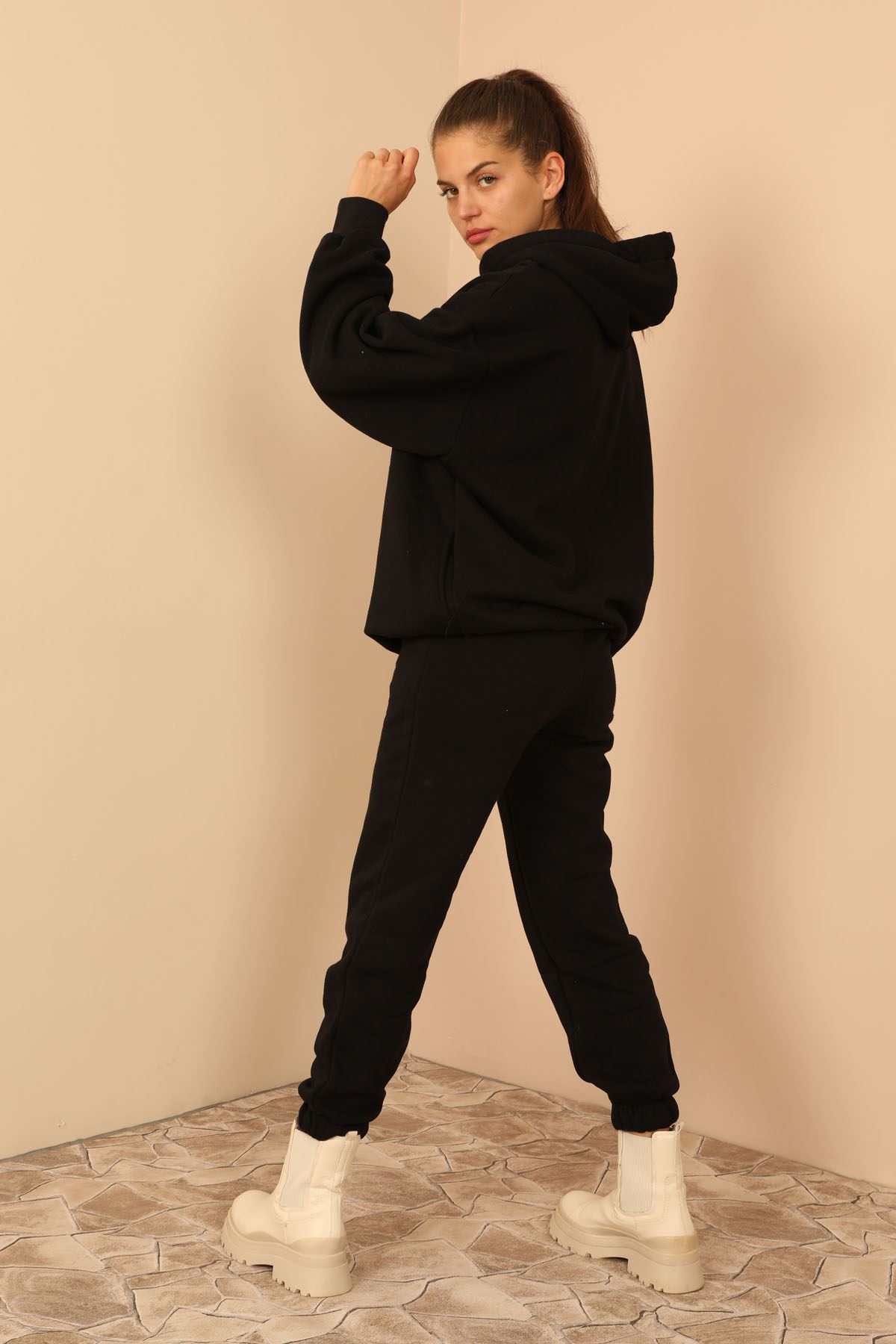 Şardonlu 3 İplik Kumaş Uzun Kol Basen Boy Kadın Sweatshirt-Siyah