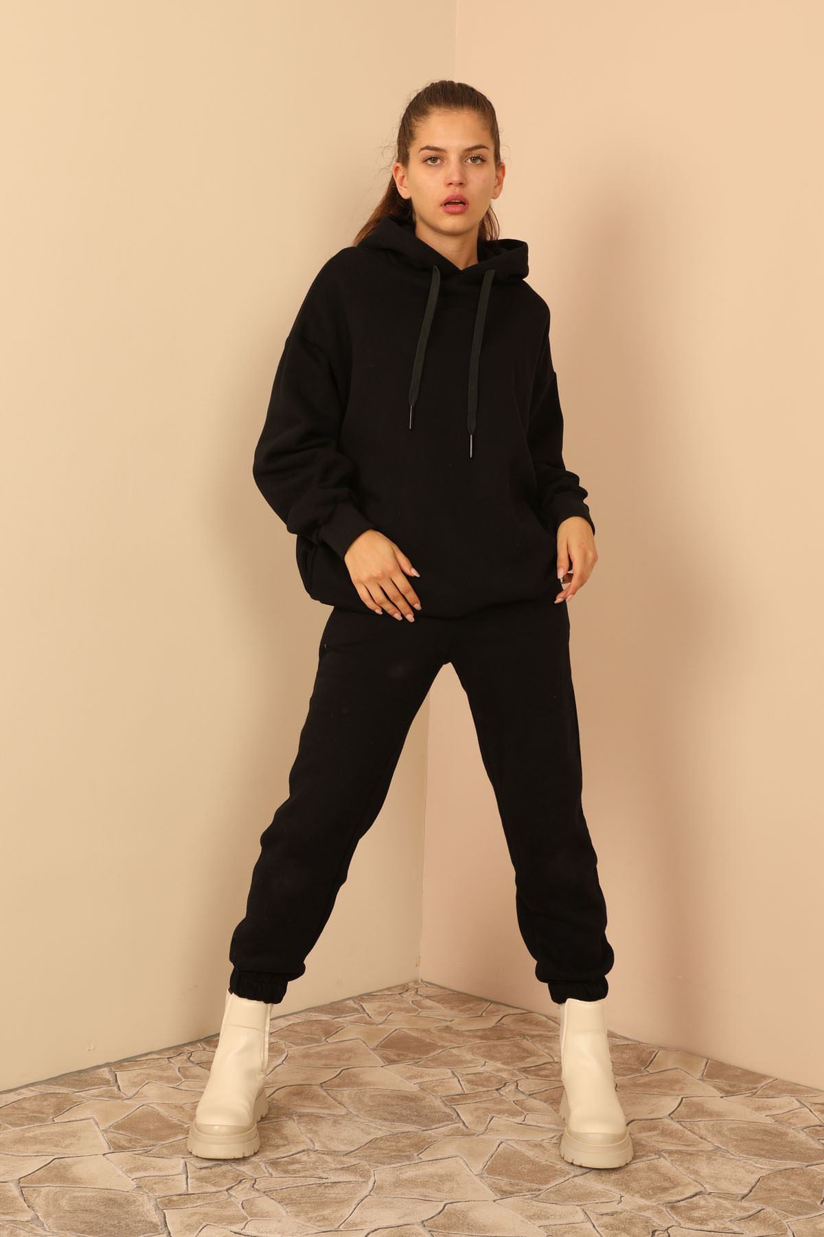 Şardonlu 3 İplik Kumaş Uzun Kol Basen Boy Kadın Sweatshirt-Siyah