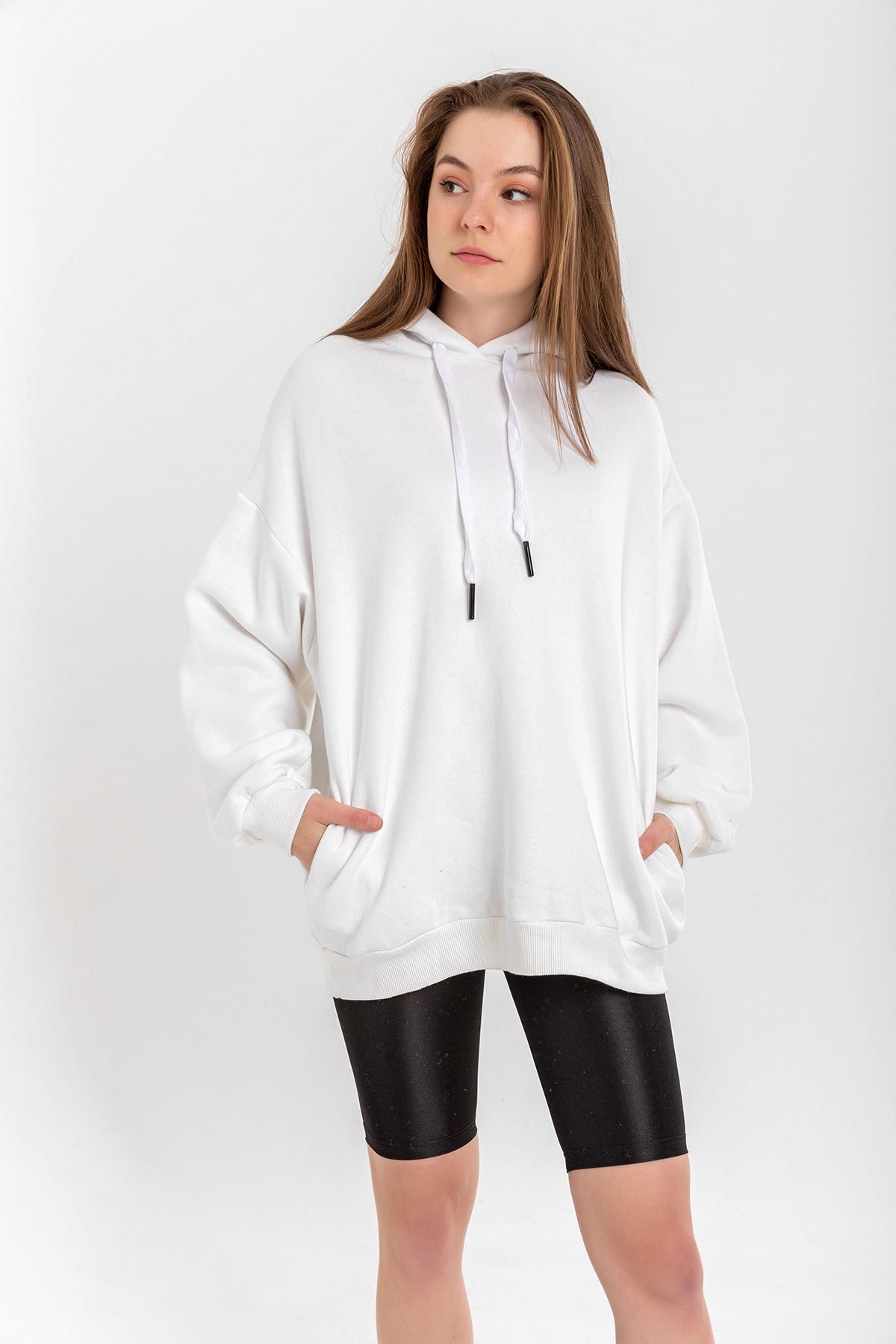 Şardonlu 3 İplik Kumaş Uzun Kol Basen Boy Kadın Sweatshirt-Beyaz
