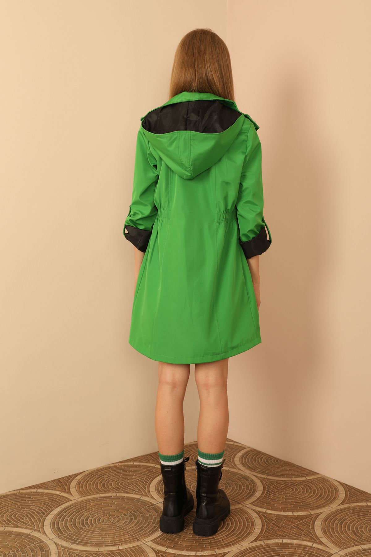 Bondig Kumaş Kapşonlu Uzun Kadın Yağmurluk-Yeşil