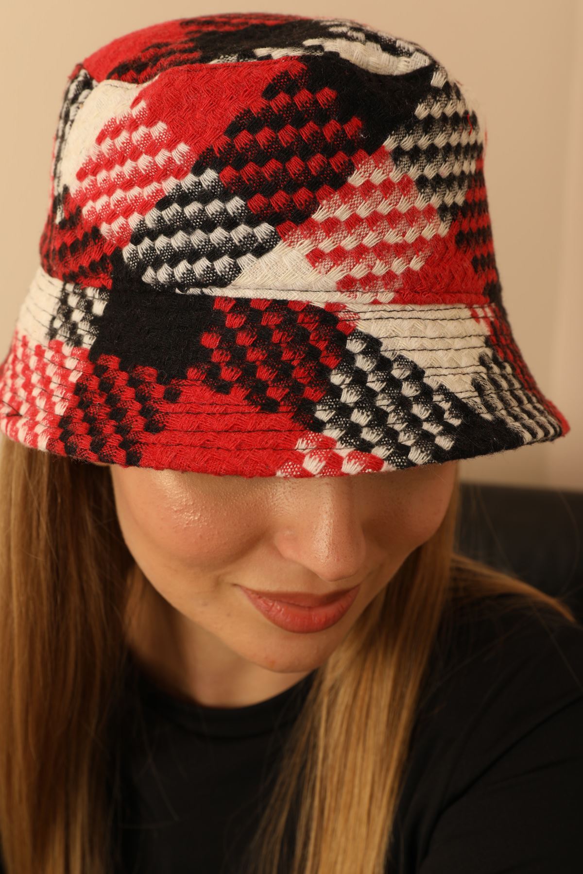 Ekose Desen Kaşe Kadın Bucket Şapka-Kırmızı