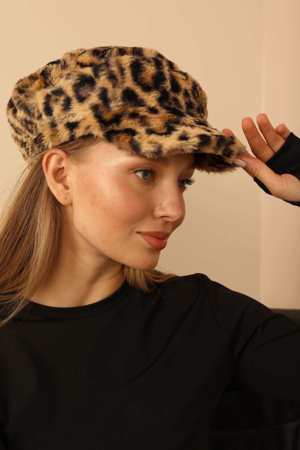 Leopard Patterned Women's Plush Beanie-Brown