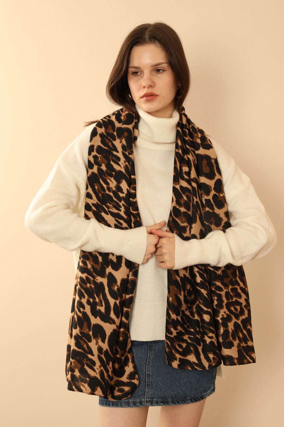 Patterned Women's Shawl