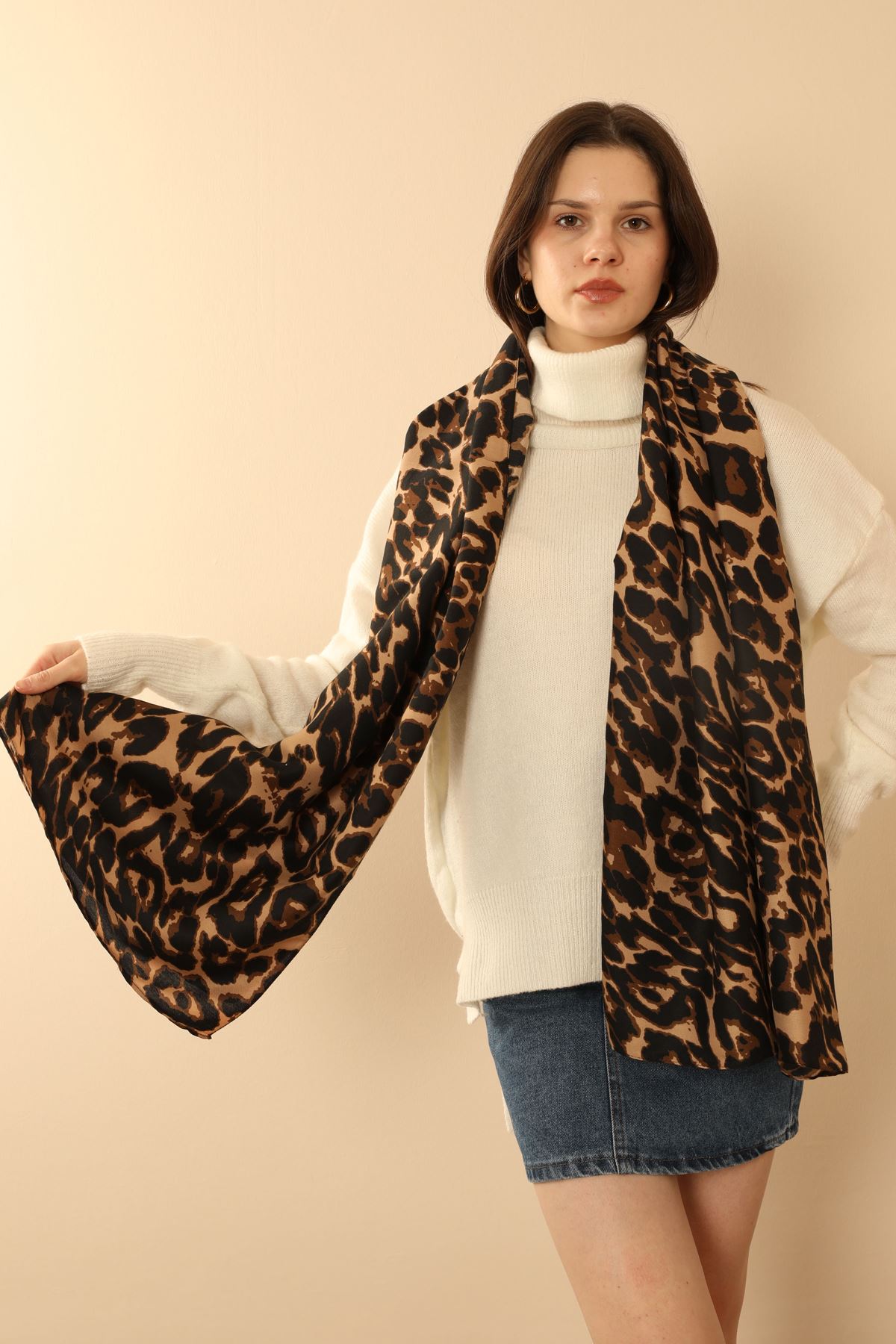 Patterned Women's Shawl