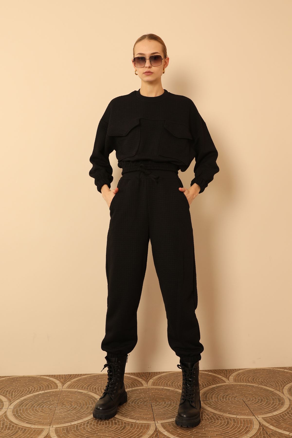Quilted Fabric Bicycle Collar Oversize Double Pocket Women Sweatshirt - Black
