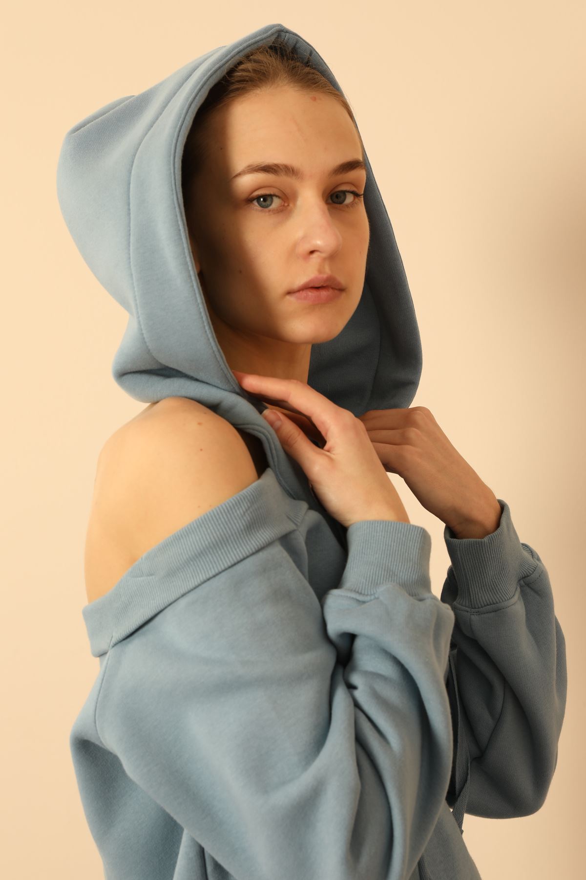 Third Knit With Wool İnside Fabric Hooded Hip Height Shoulder Detailed Women Sweatshirt - Light Blue