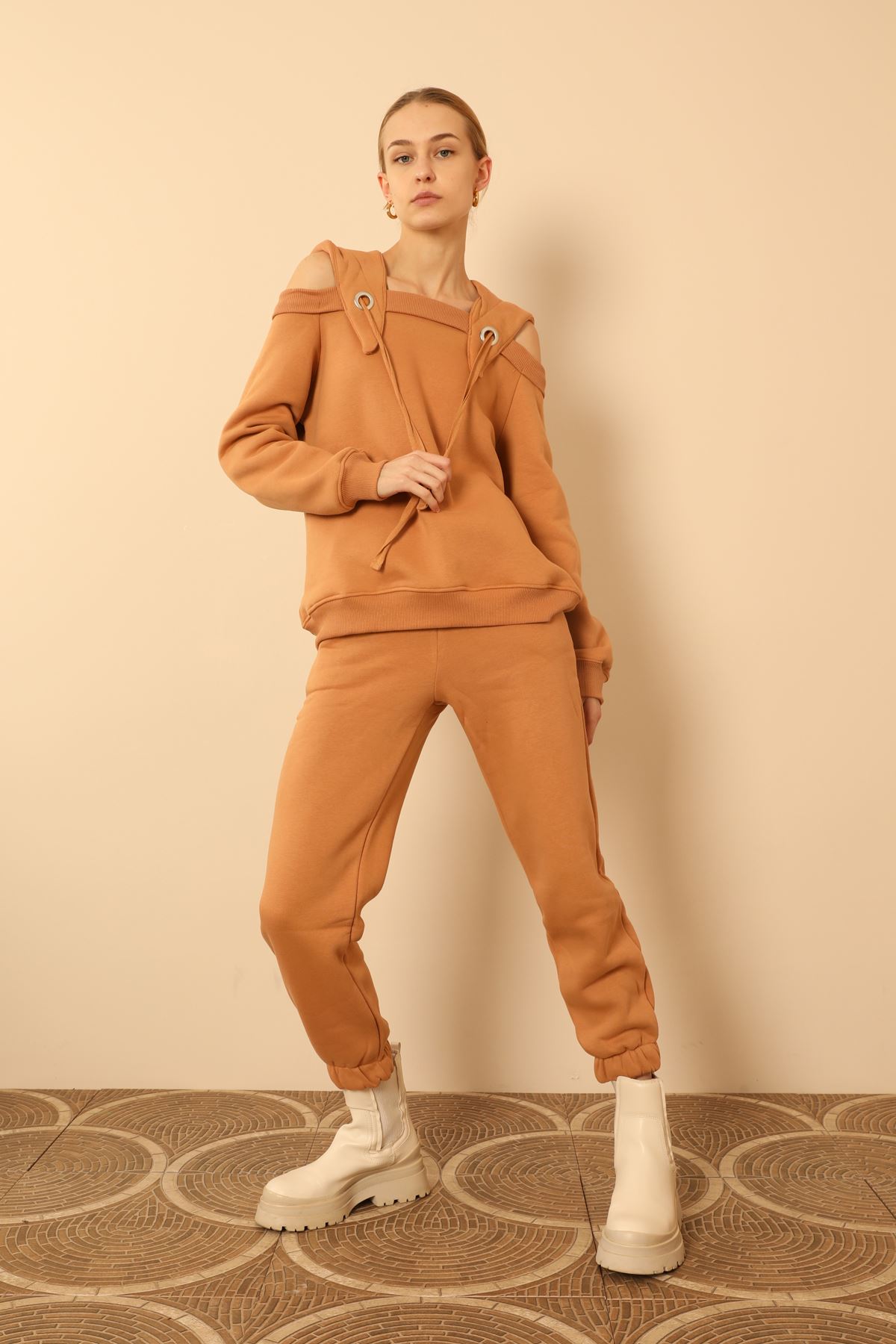 Third Knit With Wool İnside Fabric Hooded Hip Height Shoulder Detailed Women Sweatshirt - Light Brown