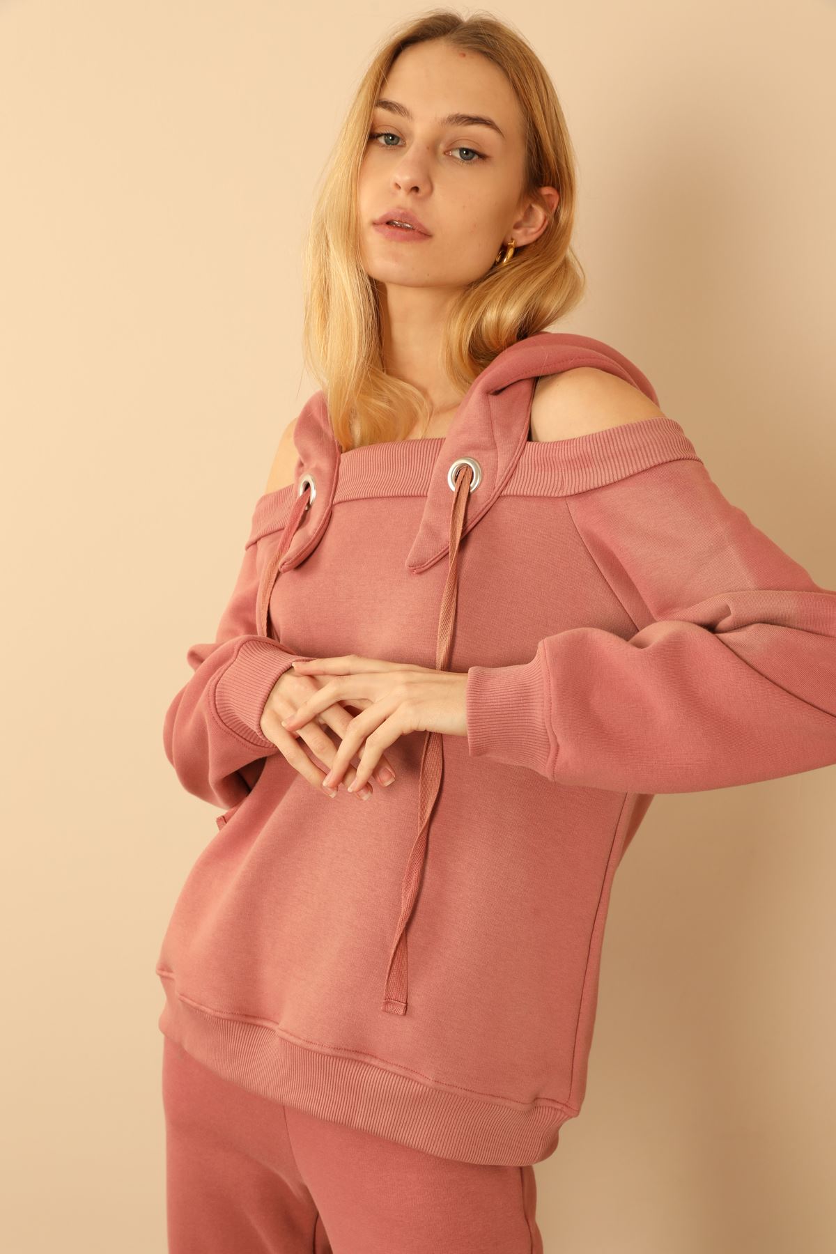 Third Knit With Wool İnside Fabric Hooded Hip Height Shoulder Detailed Women Sweatshirt - Rose 