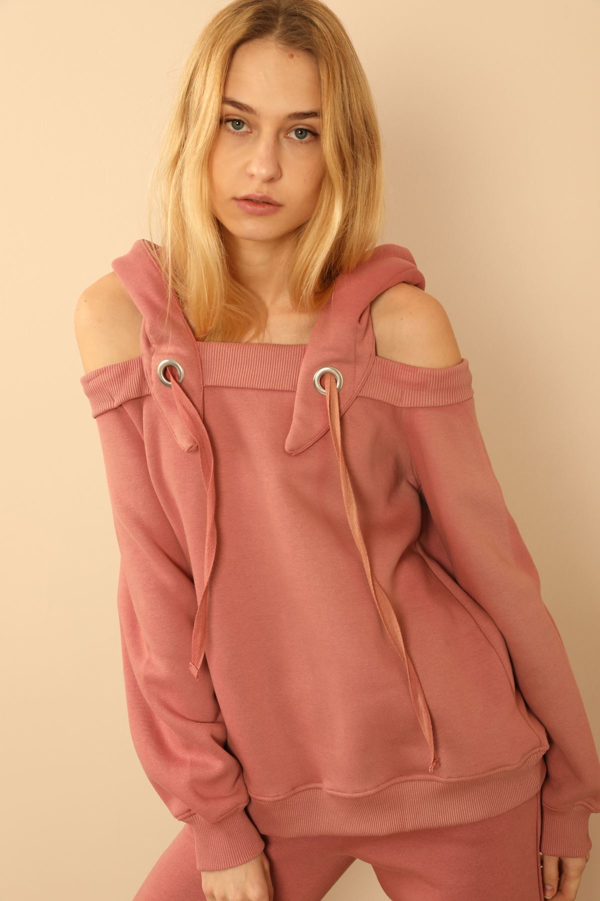 Third Knit With Wool İnside Fabric Hooded Hip Height Shoulder Detailed Women Sweatshirt - Rose 