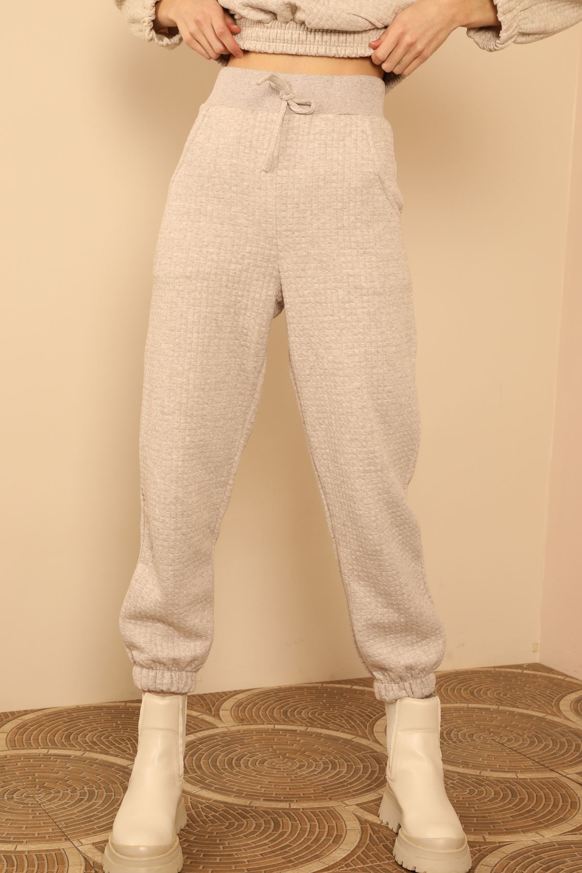 Honeycomb Fabric Ankle Length Comfy Fit Women'S Sweatpant - Beige 