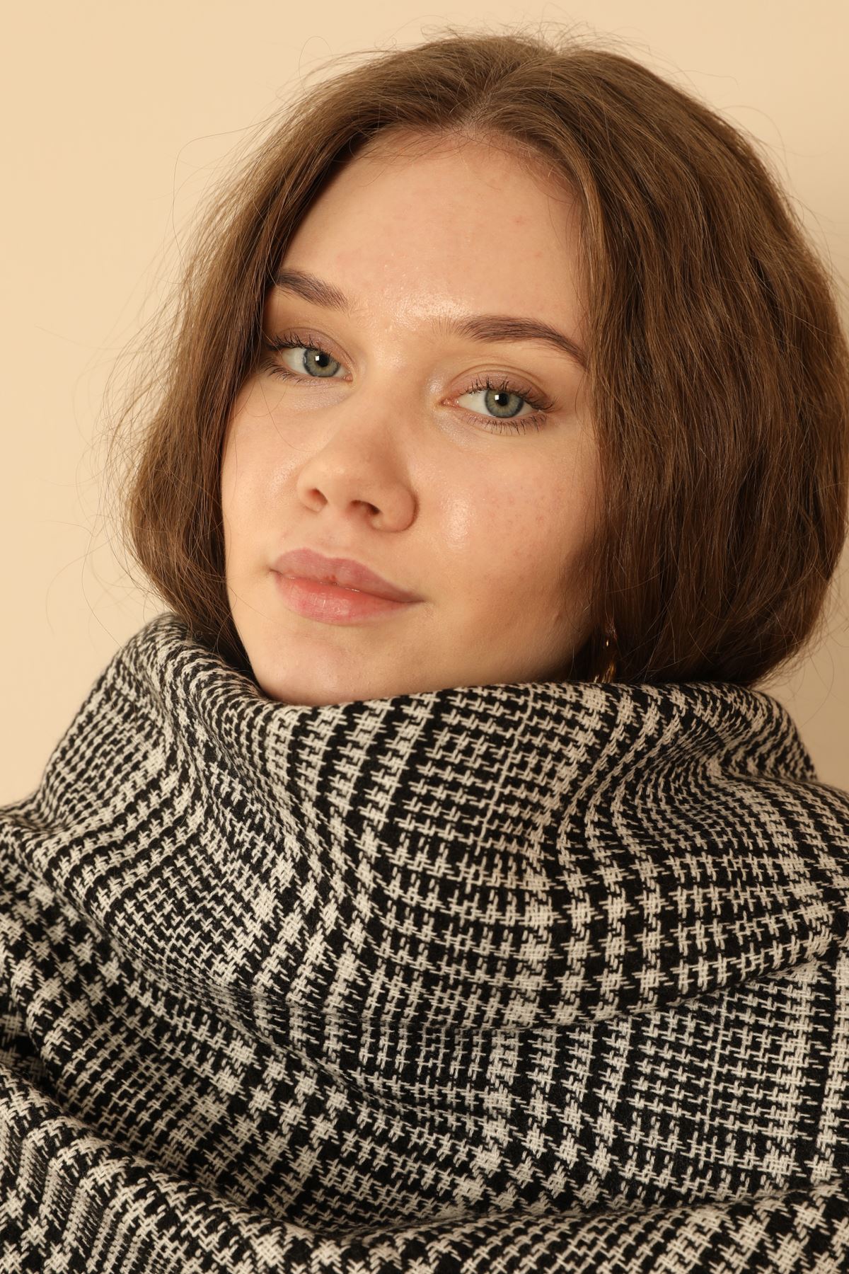 Double Side Plaid Pattern Women Scarf-Black