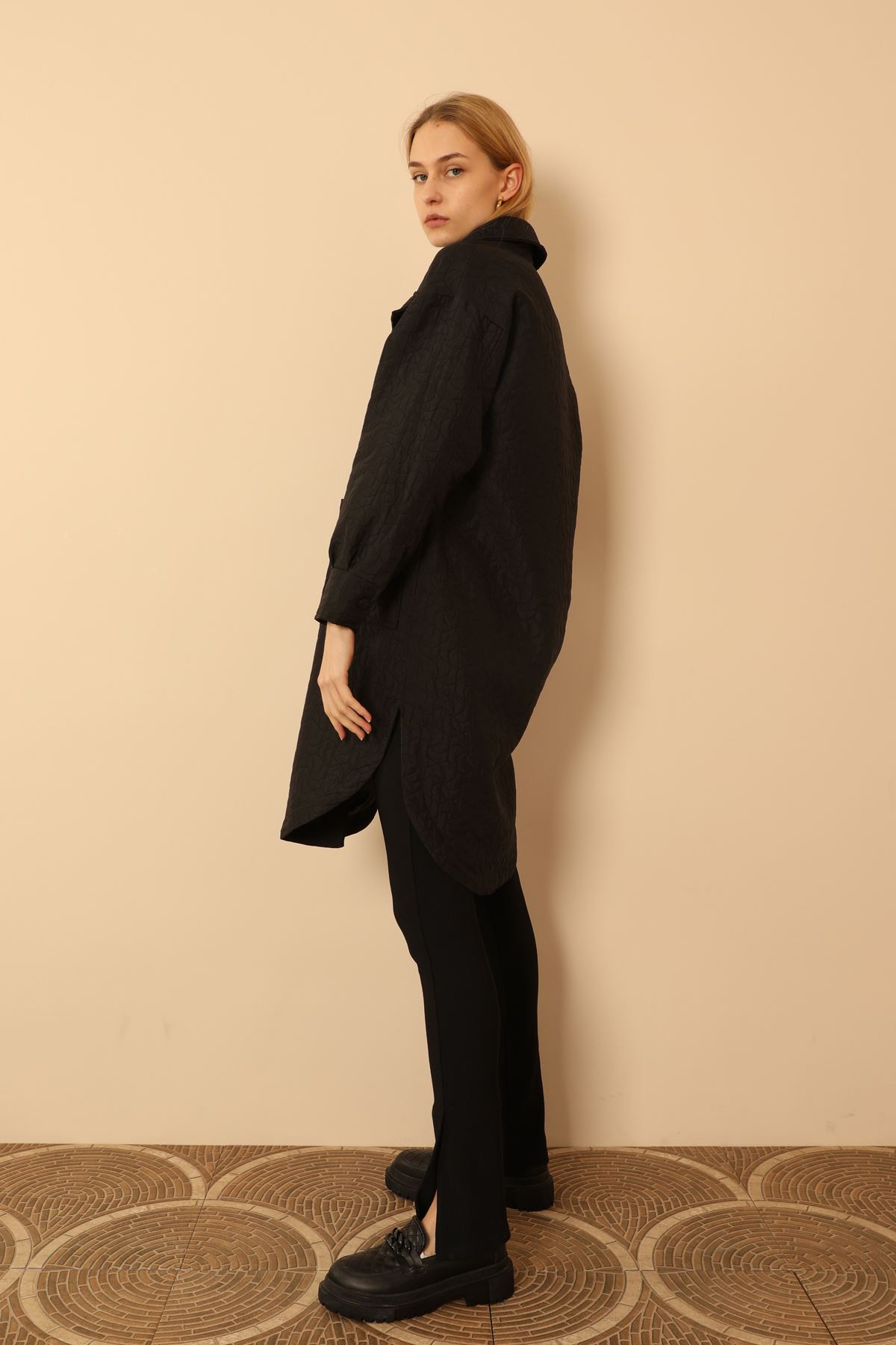 Jakar Kumaş Geometrik Desen Uzun Kadın Oversize Gömlek-Siyah