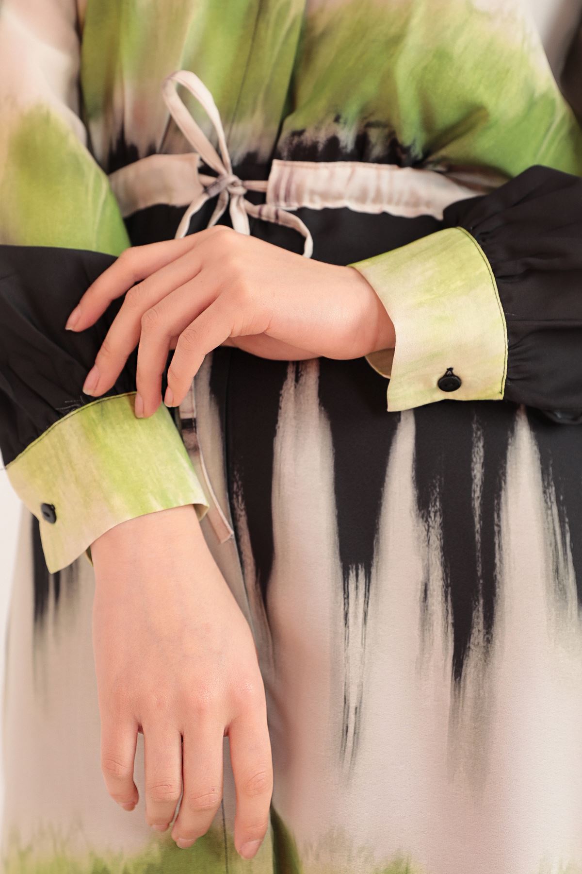 Krep Kumaş Batik Geçişli Beli Tünel Espirili Midi Kadın Elbise-Yeşil