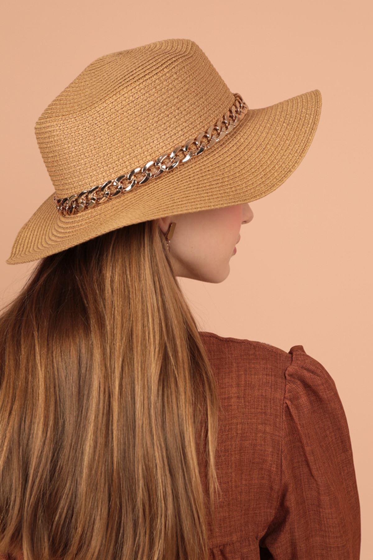 Straw Chain Detailed Hat-Light Brown