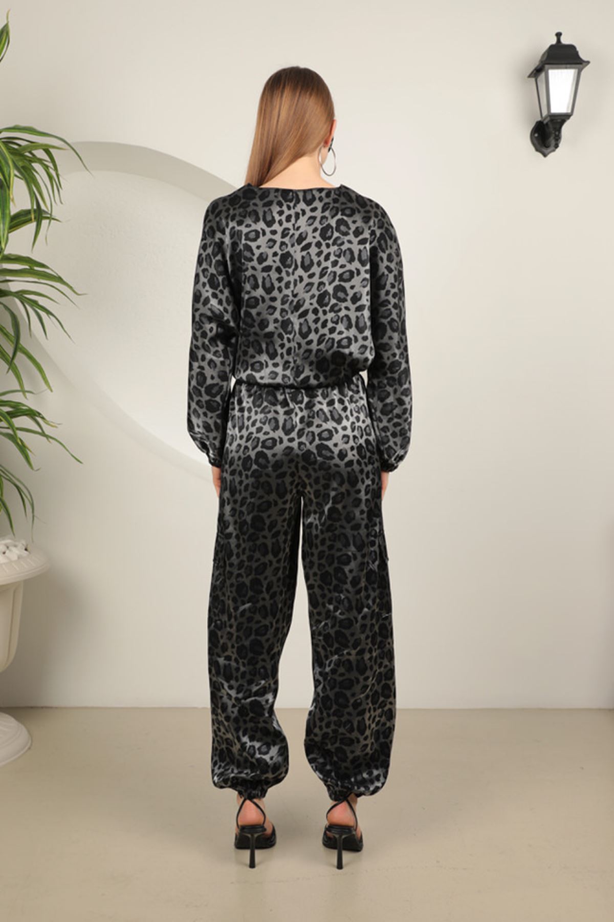 Shiny Satin Leopard Patterned Women's Gray Suit