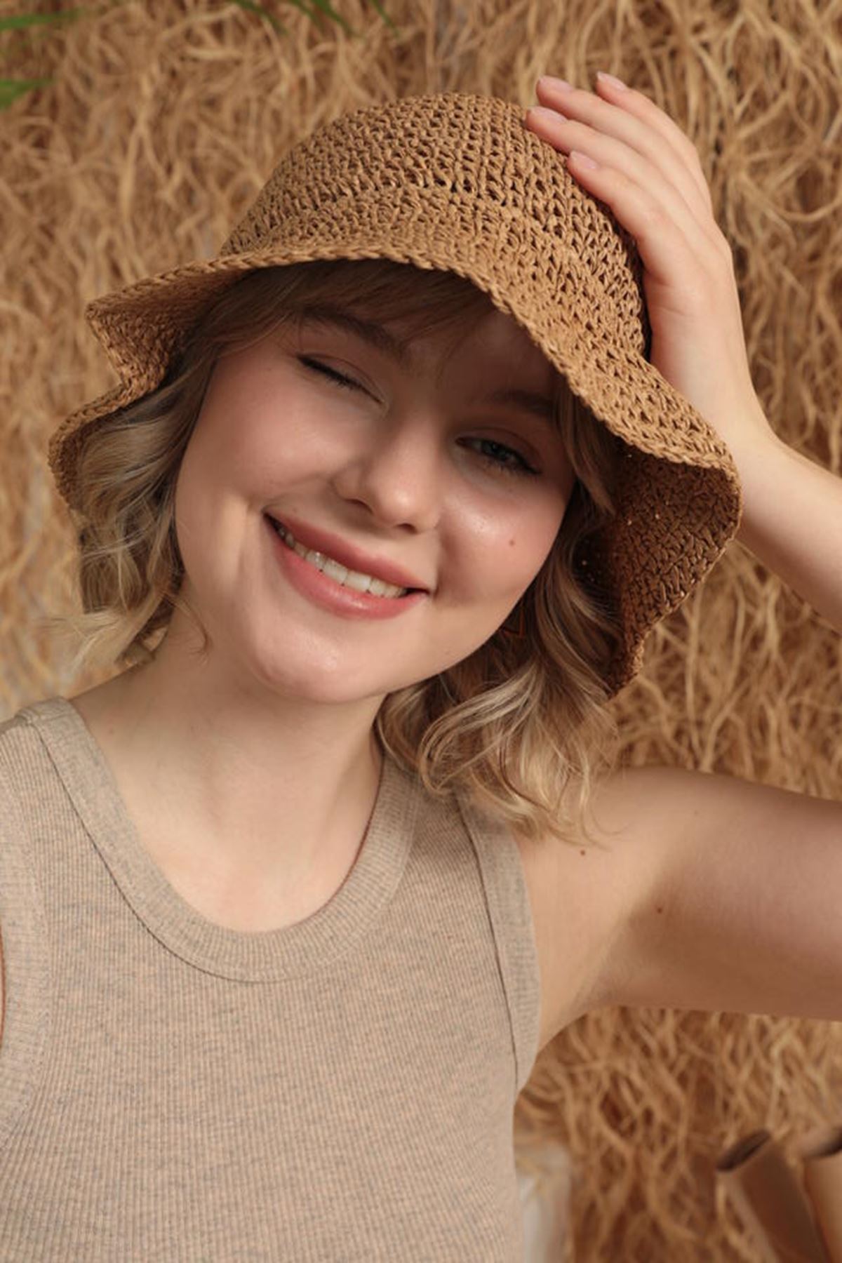 El Örgüsü Kadın Hasır Şapka-Camel