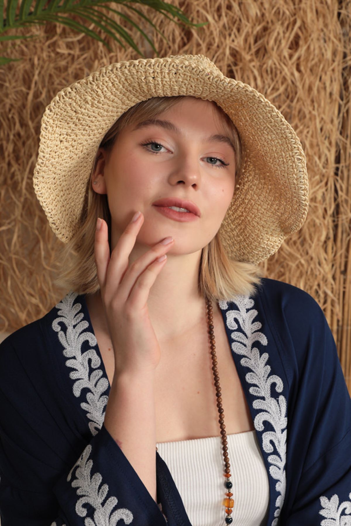 El Örgüsü Kadın Hasır Şapka-Bej