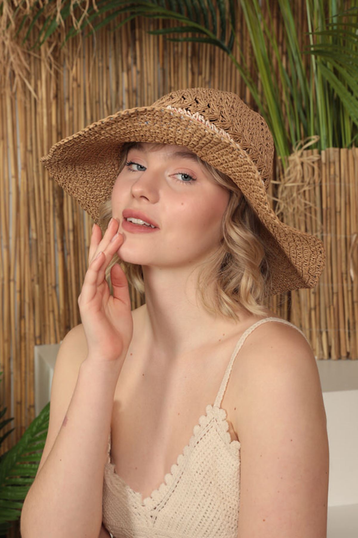 El Örgüsü Kadın Hasır Şapka-Camel