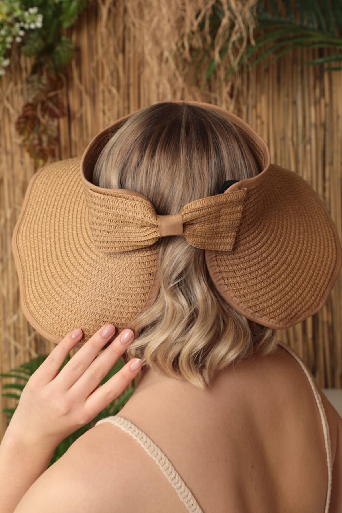 Fiyonklu Geniş Üstü Açık Kadın Hasır Şapka-Camel