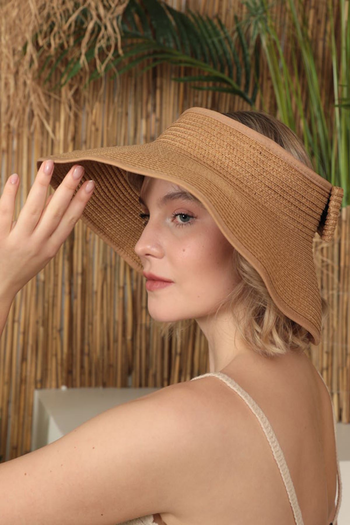 Fiyonklu Geniş Üstü Açık Kadın Hasır Şapka-Camel